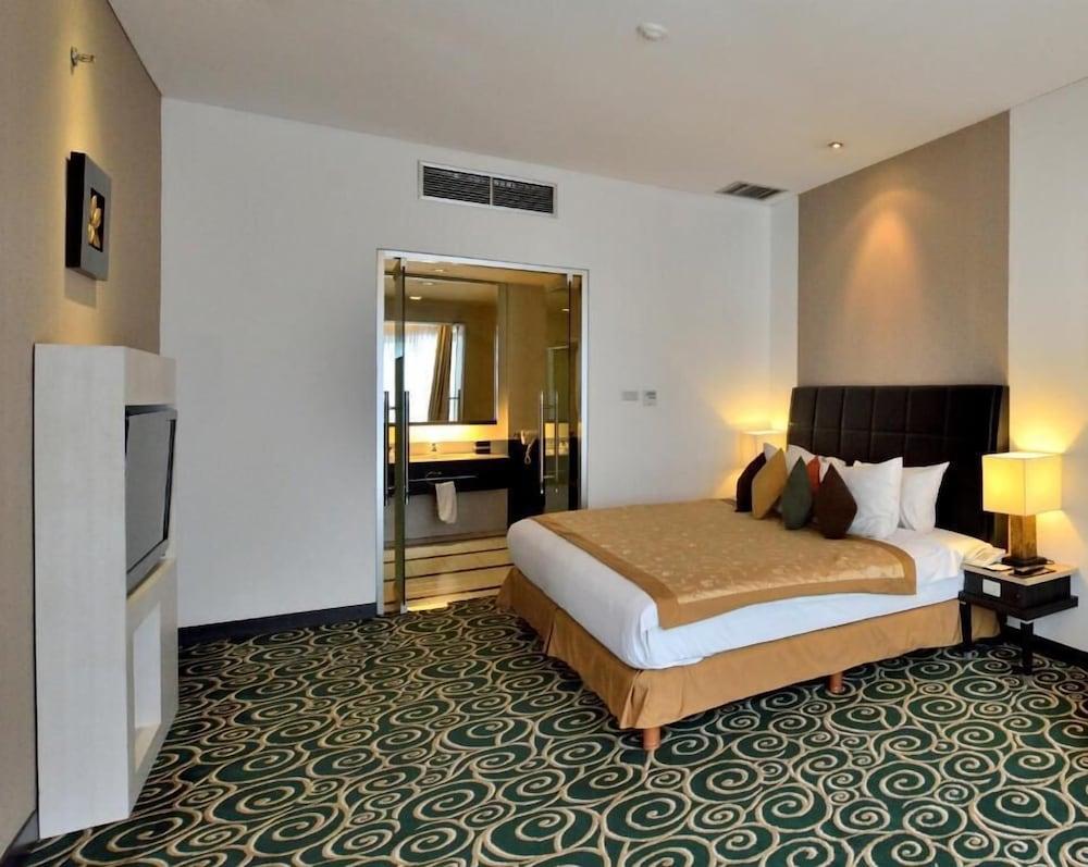 Golden Flower By Kagum Hotels Bandung Dış mekan fotoğraf